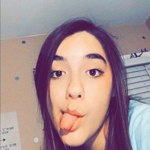 Meet your Posher, Adrianna